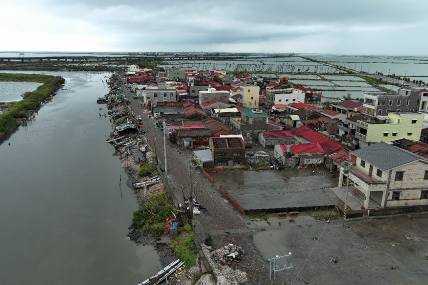 西寮聚落於丹娜絲颱風過境後之空照圖與現場實況